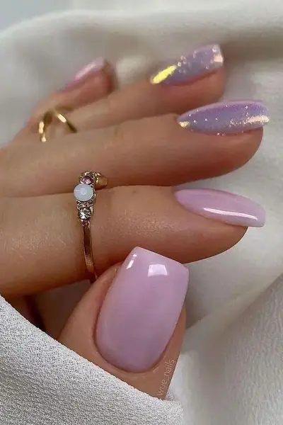Uñas con esmaltado semipermanente